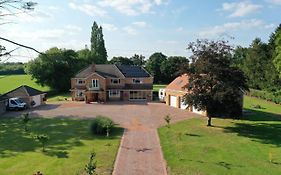 The Annexe At Bricket House